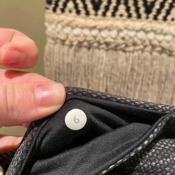 LULULEMON WUNDER UNDER III LOW RISE 28” LEGGINGS COCO PIQUE BLACK WHITE … - Picture 4 of 7